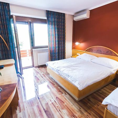 Hotel Smuk Semic Dış mekan fotoğraf
